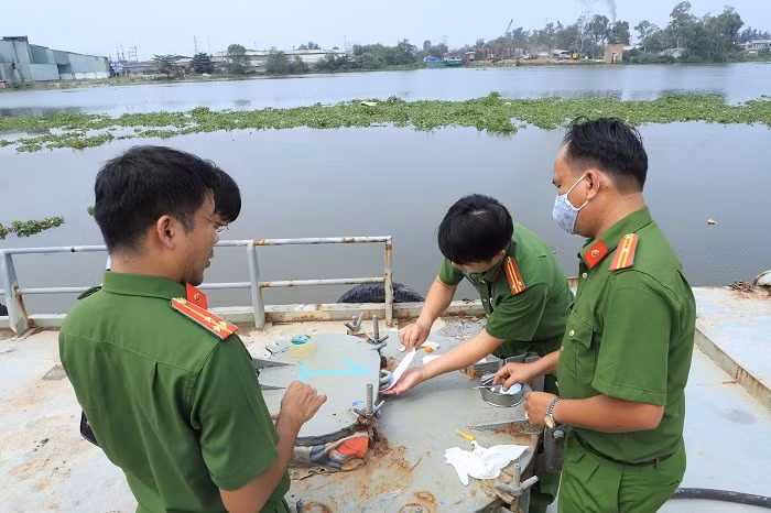 Kết quả giám định các mẫu xăng cho thấy đều có chứa thành phần MTBE (là chất kích RON), có hàm lượng trung bình vượt ngưỡng quy định của Tiêu chuẩn Việt Nam, làm giảm tuổi thọ động cơ và gây ô nhiễm môi trường. Các mẫu xăng trên đều làm giả xăng RON A95.