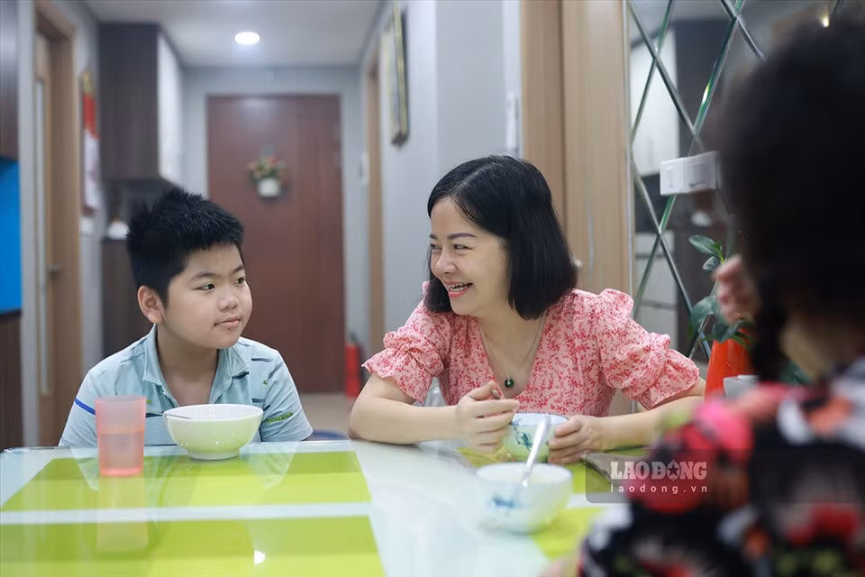 Xem buoi hoc online nhieu sac thai cua hoc sinh cap 1-Hinh-2