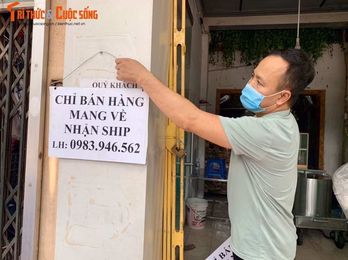 Noi thang: Quan hang kinh doanh lai… phai tiem vac xin COVID-19 cho nhan vien