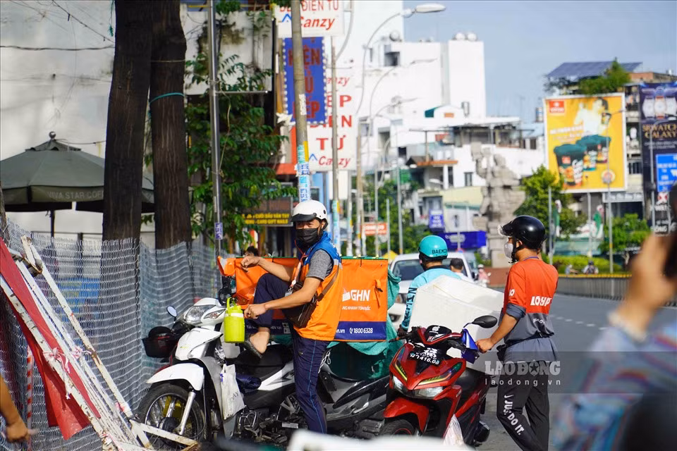 TPHCM sẽ tiếp tục áp dụng các biện pháp giãn cách xã hội và các biện pháp phòng, chống dịch toàn thành phố theo tinh thần Chỉ thị 16, Kế hoạch 2715, Chỉ thị 11 của UBND TP.HCM từ 0h ngày 16/9 đến hết 30/9.