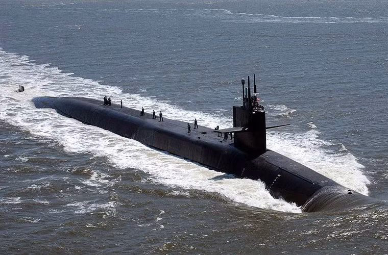 Tàu ngầm USS Ohio trang bị một lò phản ứng hạt nhân S8G PWR và hai tuốc bin cung cấp khả năng đạt tốc độ tối đa 25 hải lý/h khi lặn, dự trữ hành trình 60 ngày, tầm hoạt động không giới hạn, lặn sâu 240m.