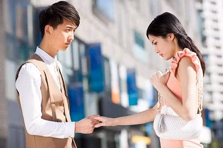 Vo vo sinh, nguoi yeu cu thiet tha de nghi toi lam chuyen nay