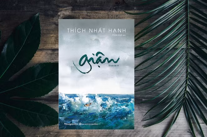 Giận là cuốn sách nổi tiếng của thiền sư Thích Nhất Hạnh. Sách đề xuất những phương pháp thực hành để ta tự mình từng bước thoát khỏi cơn giận và sống đẹp với xã hội quanh mình. Khi một ai đó, một điều gì hay hoàn cảnh nào đó làm cho ta giận, ta không nên nói và không làm gì hết. Điều cần thiết là phải trở về với thâm tâm và chăm sóc cơn giận của mình. Trong hoàn cảnh bức bối không mong muốn, lời khuyên trong sách giúp bạn đọc chế ngự những bức xúc, tìm được cách sống tích cực.