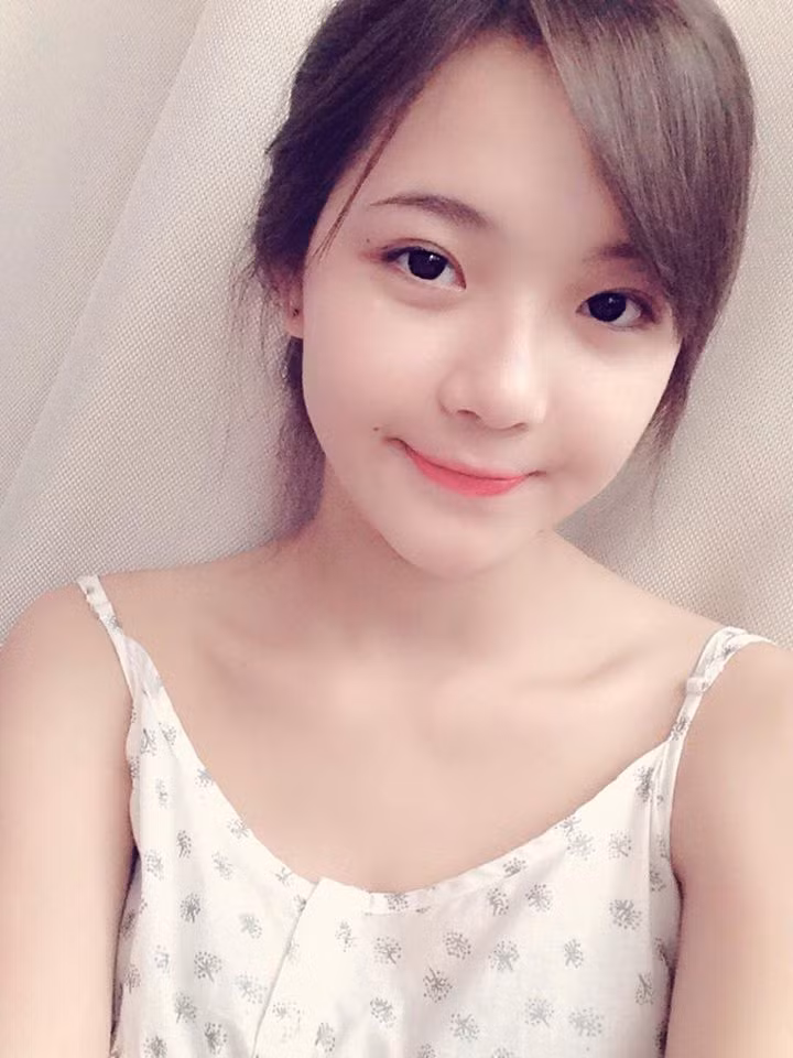 Hiện tại Thu Hương đang theo đuổi công việc kinh doanh và làm người mẫu ảnh ở Hà Nội. Nhờ ngoại hình ưa nhìn, hot girl xinh đẹp được rất nhiều cửa hàng thời trang, các phó nháy trẻ từ chuyên nghiệp đến nghiệp dư mời hợp tác. Ảnh: Facebook.