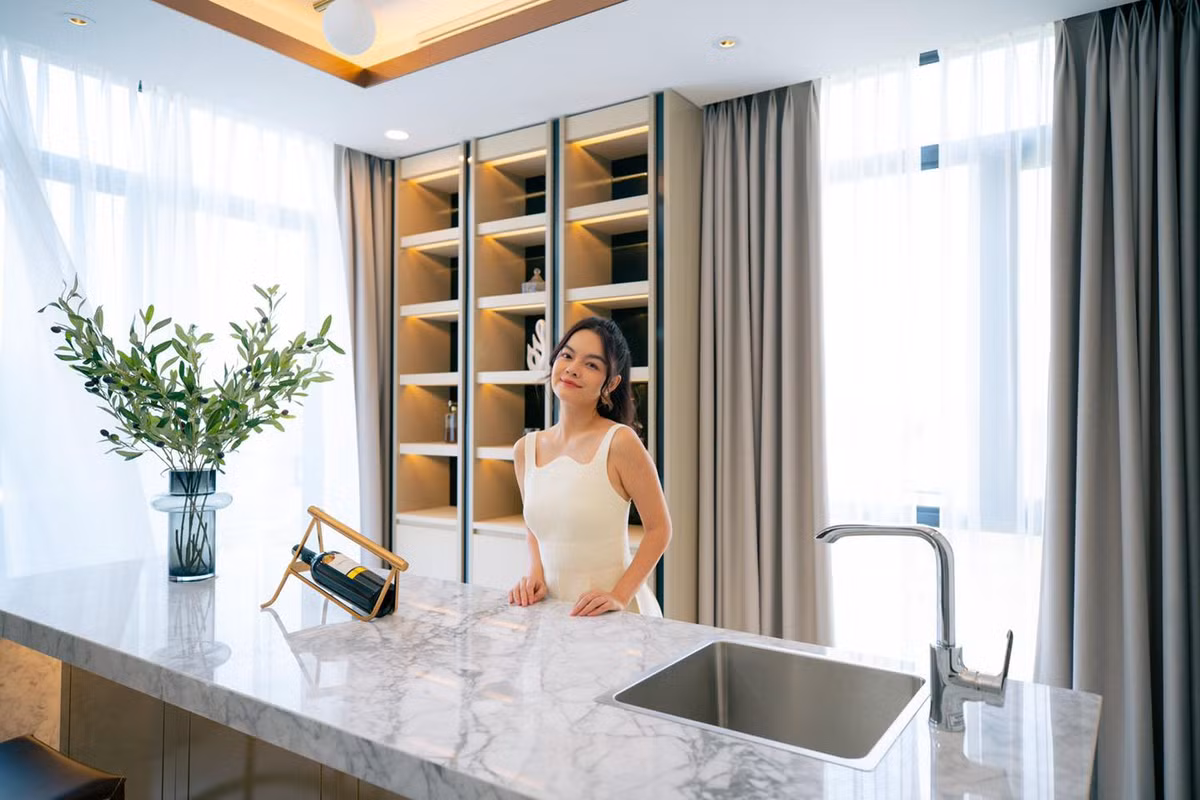 Có thể thấy cơ ngơi mới không hề thua kém căn hộ hiện tại của mẹ con Phạm Quỳnh Anh tại TP HCM.