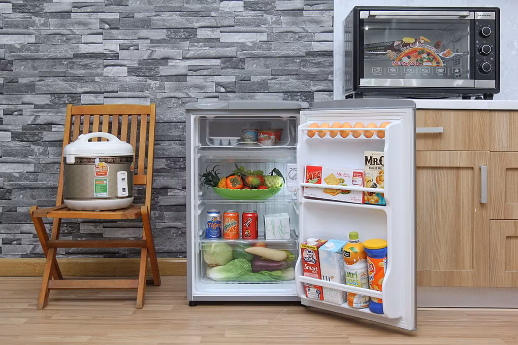 Tủ lạnh của nhà giàu Nhật Bản không có quá nhiều đồ ăn, ngăn mát chỉ được dùng một nửa giúp cho không món nào bị bỏ quên vì bị che khuất. Họ cũng không tham lam mua đồ giảm giá vì ăn không hết sẽ rất phí. Ảnh minh họa