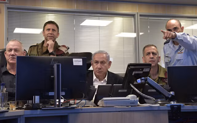 160 may bay Israel dong loat tan cong, doi 450 ten lua pha huy cac duong ham cua Hamas-Hinh-2