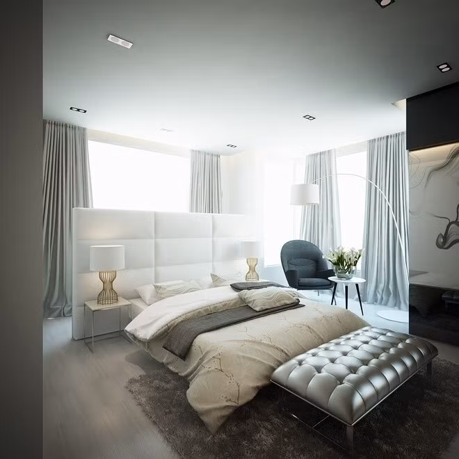 Tuy nhiên, hồi tháng 6 vừa qua, Thủy Tiên cho biết định sửa nhà nhưng lúc thợ khoan gia cố móng thì sập tường nên buộc lòng phải tháo dỡ xây mới luôn. Ảnh: Baogiaothong