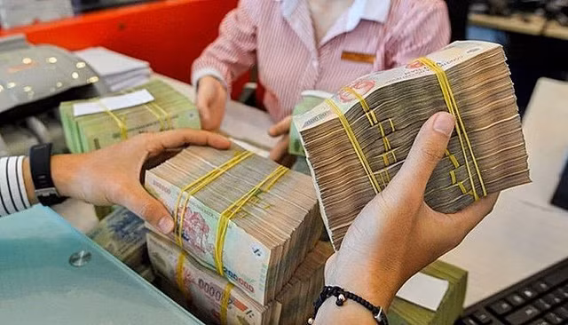 Ngan hang giam lai suat cho vay: “Ong lon” nao di dau?