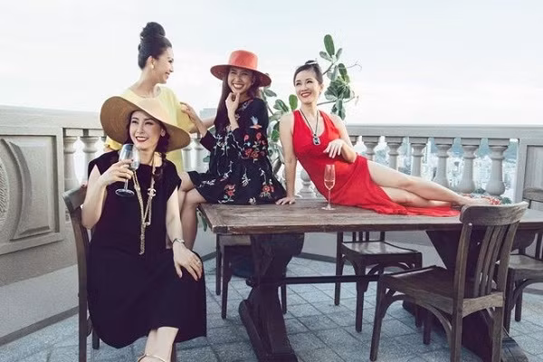 Căn penhouse của Hà Kiều Anh rộng 500m2, tầm nhìn 360 độ, bốn mặt trông ra biển và núi.