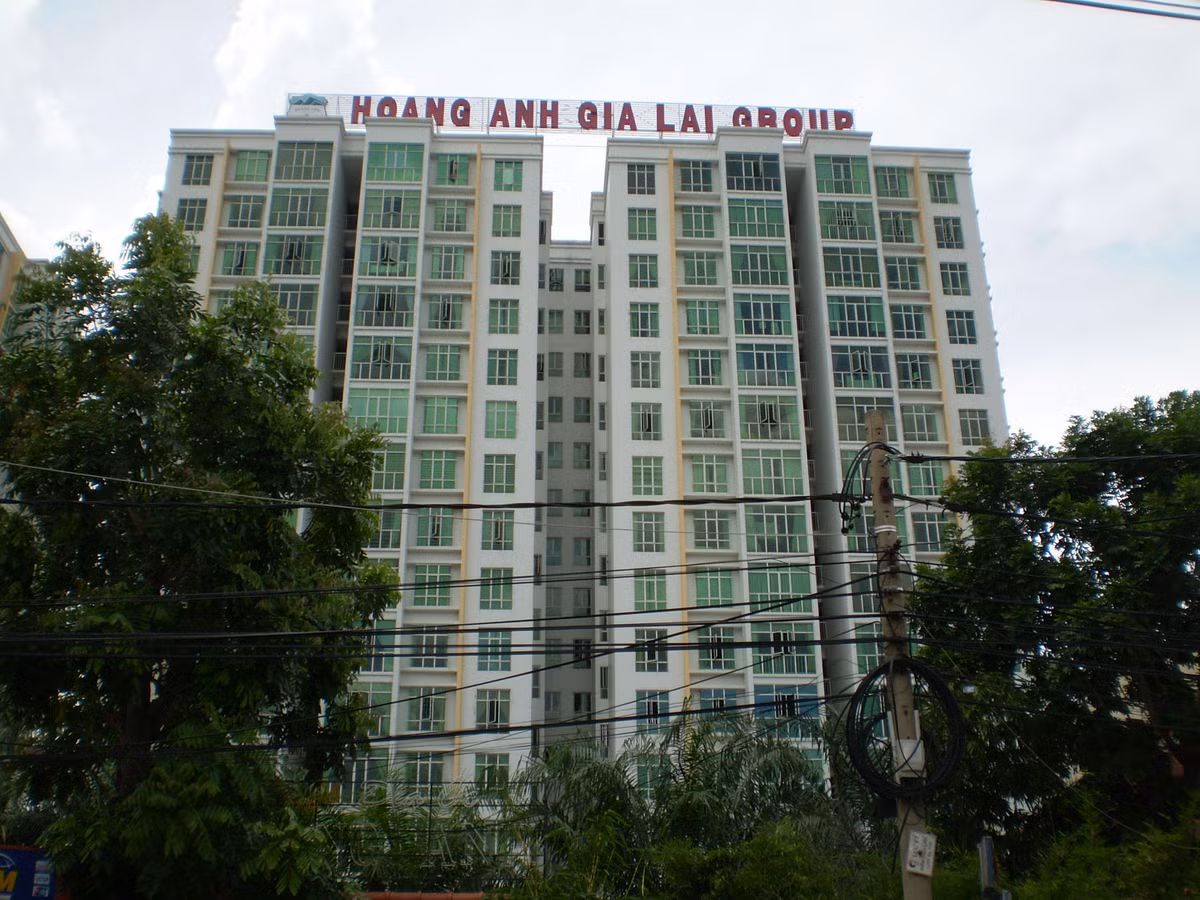 Hoang Anh Gia Lai lo nang... nha dau tu ban thao co phieu