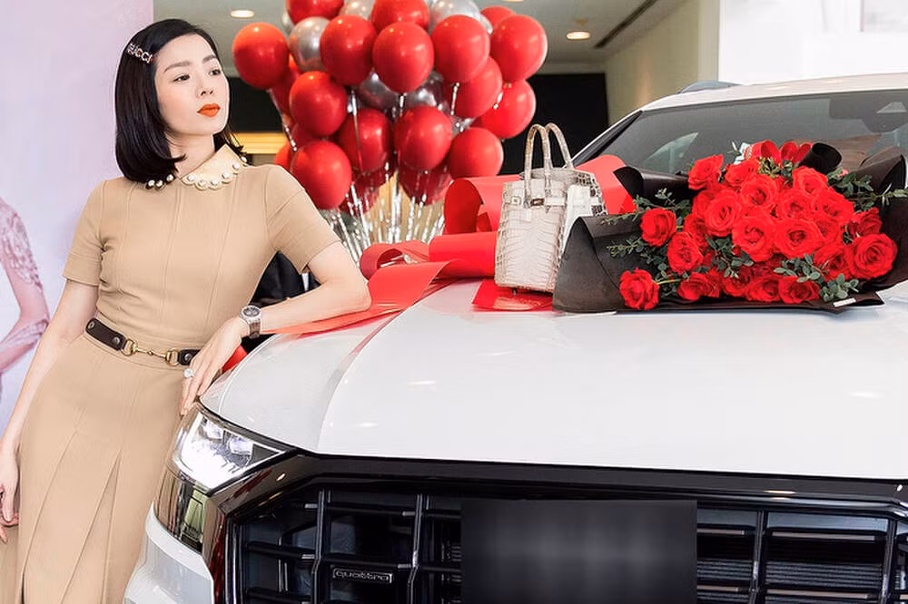 Không chỉ tậu nhà mới sau ly hôn, vừa qua, Lệ Quyên còn khiến khán giả không khỏi trầm trồ ngưỡng mộ khi tậu thêm xế hộp tiền tỷ.