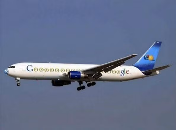 Serge Brin và Larry Page mua chiếc máy bay đầu tiên vào năm 2005, mẫu Boeing 767-200 từ hãng hàng không Qantas của Australia với giá 15 triệu USD. Sau đó họ chi thêm 10 triệu USD để thiết kế lại nội thất, biến nó thành một chiếc máy bay tư nhân có thể chứa 50 người.