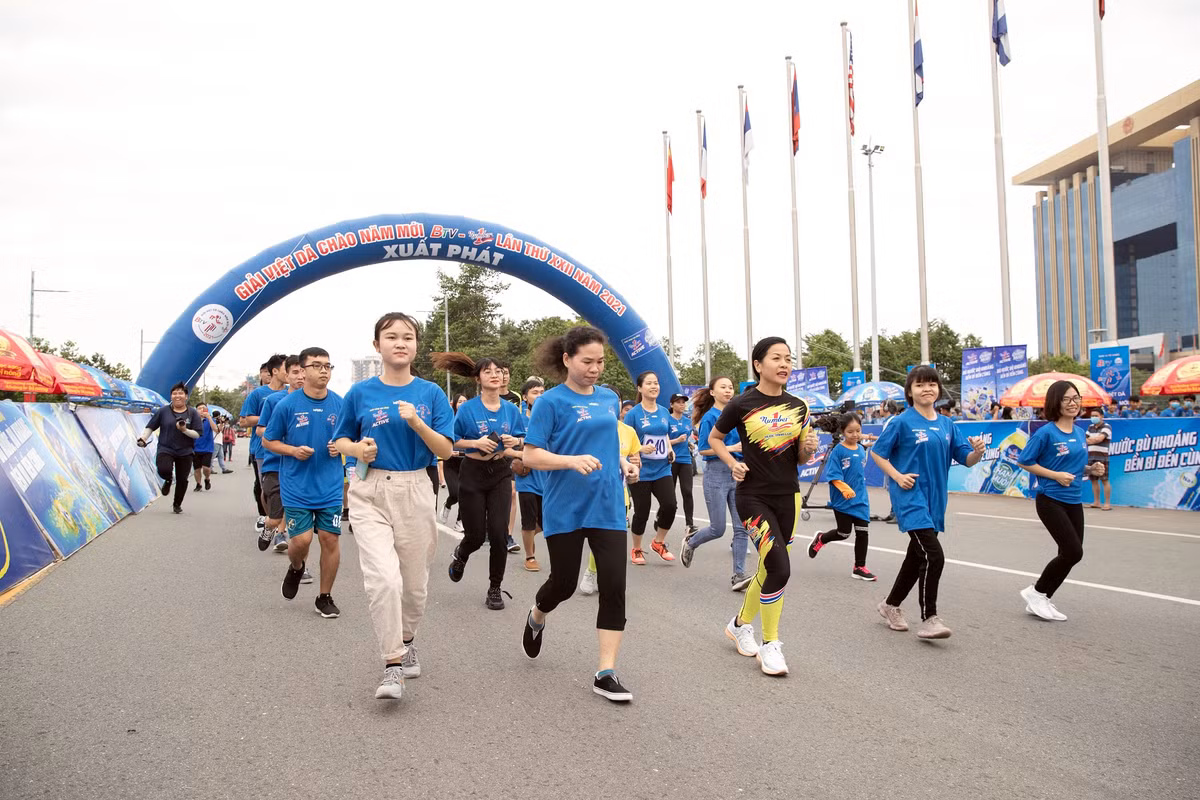 Number 1 Active va 8000 nguoi tham gia Giai viet da Chao nam moi 2021-Hinh-4