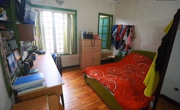 Phòng ngủ giản dị của hai chị em Hoa hậu Đỗ Mỹ Linh. Ảnh: Thoidaiplus.giadinhnet.