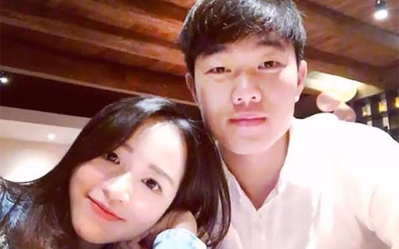 Mới đây, thông tin tiền vệ Lương Xuân Trường sắp lấy vợ thu hút sự quan tâm của đông đảo người hâm mộ. Lễ ăn hỏi của cặp đôi diễn vào ngày 9/4 tại Tuyên Quang. Ảnh: FBNV