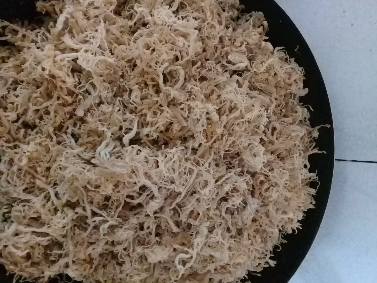 Để ruốc luôn tươi mới, thơm ngon, mỗi tuần chị Huyền mua khoảng 200 - 300g với giá 55.000 đồng/g. Ảnh: Facebook.