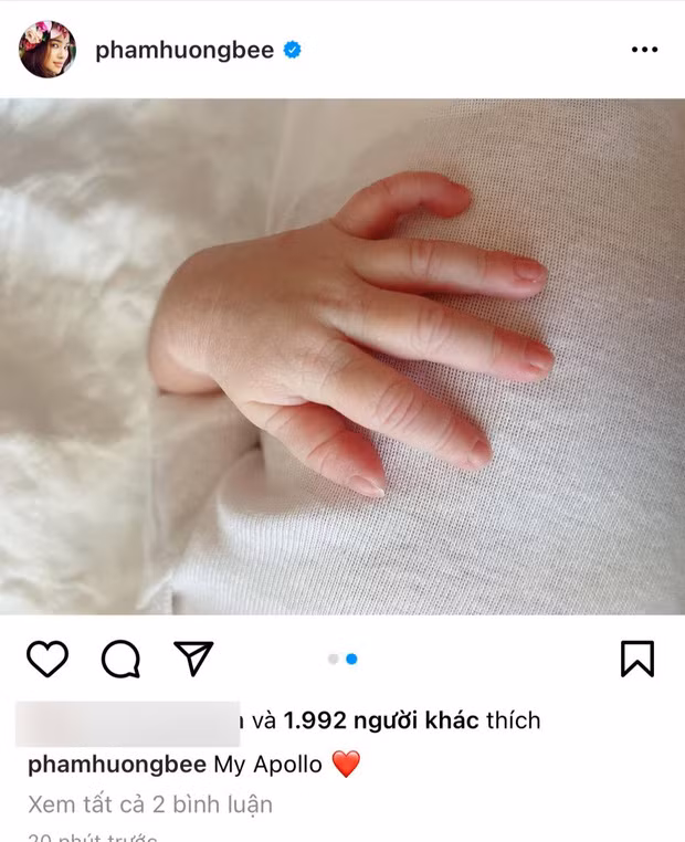 Sáng 4/9, Hoa hậu Phạm Hương bất ngờ đăng tải hình ảnh bàn tay của một em bé trên Instagram. Nhiều khán giả cho rằng Phạm Hương công khai chuyện sinh con thứ 2 tại Mỹ trong ngày sinh nhật tròn 30 tuổi. Ảnh: chụp màn hình