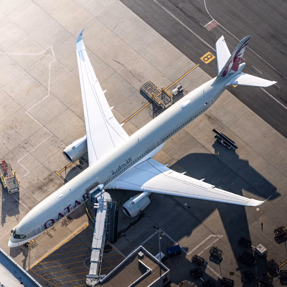 Mỗi chiếc A350 có giá lên tới hơn 350 triệu USD và trước đây mới chỉ có hãng hàng không “đại gia” Qatar Airways sở hữu những chiếc máy bay này. Ảnh: Vincenzo Pace