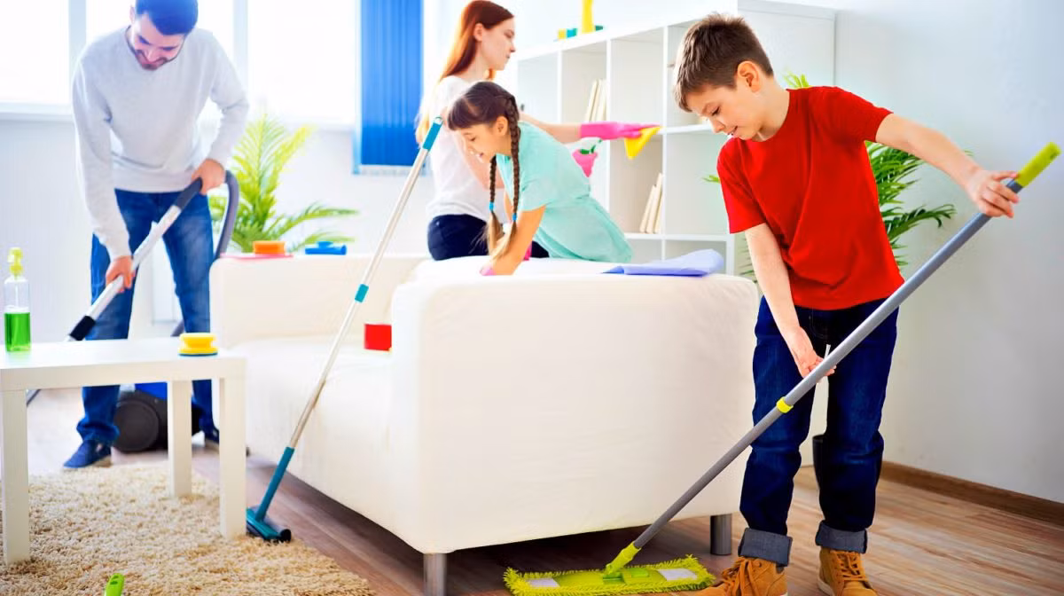 Không lên kế hoạch dọn nhà cũng là sai lầm chỉ khiến bạn ngập chìm trong công việc dọn dẹp. Tốt hơn hết, hãy lên một bản kế chi tiết kèm thời gian ấn định trong việc dọn nhà.
