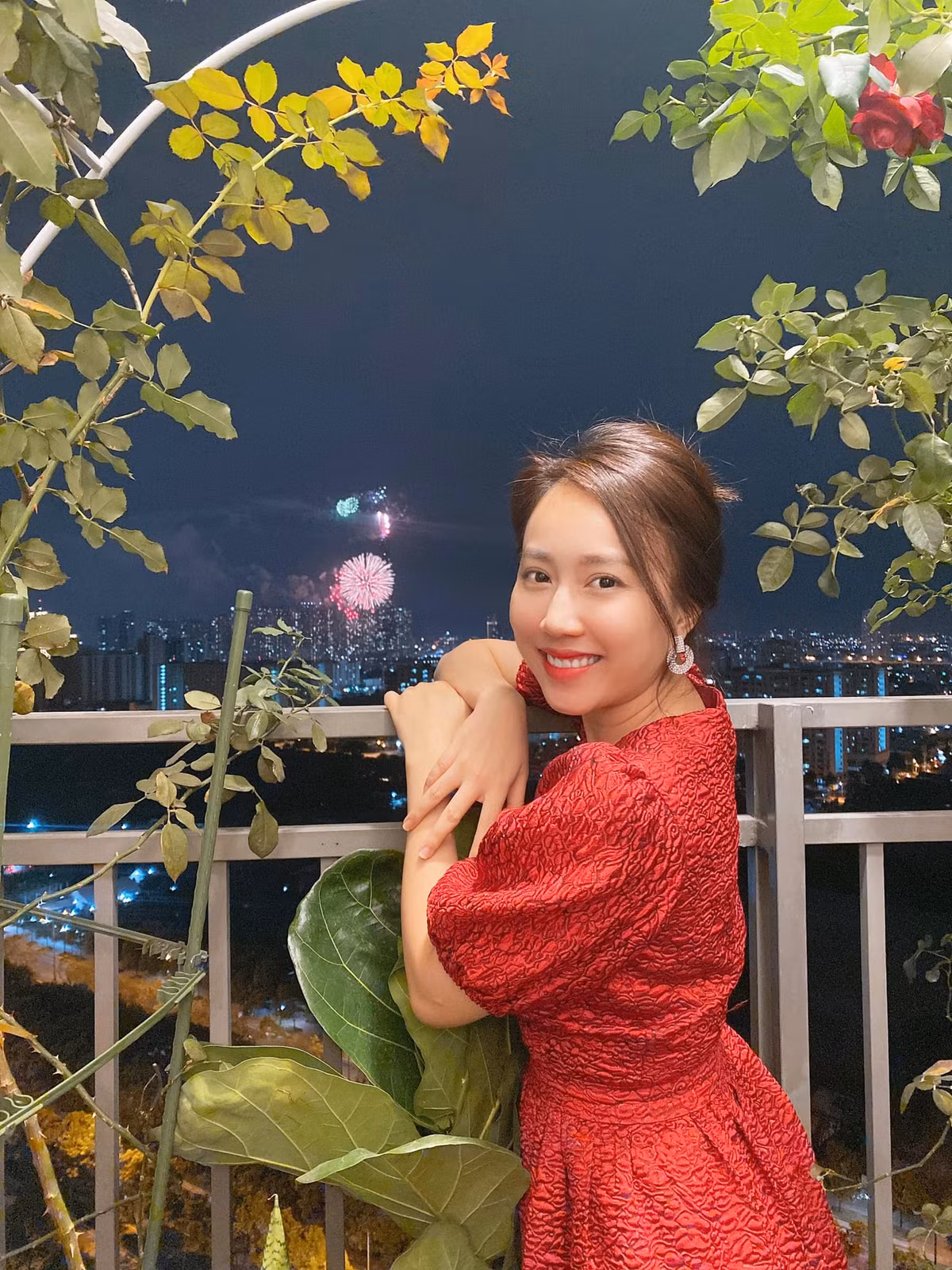 Căn hộ của Huỳnh Hồng Loan có view toàn nhà Landmark 81 tuyệt đẹp.