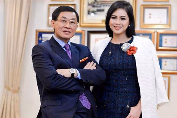Trước khi gặp "vua hàng hiệu" Johnathan Hạnh Nguyễn, bà Lê Hồng Thủy Tiên là nữ diễn viên và tiếp viên hàng không. Ảnh: Vietnamnet