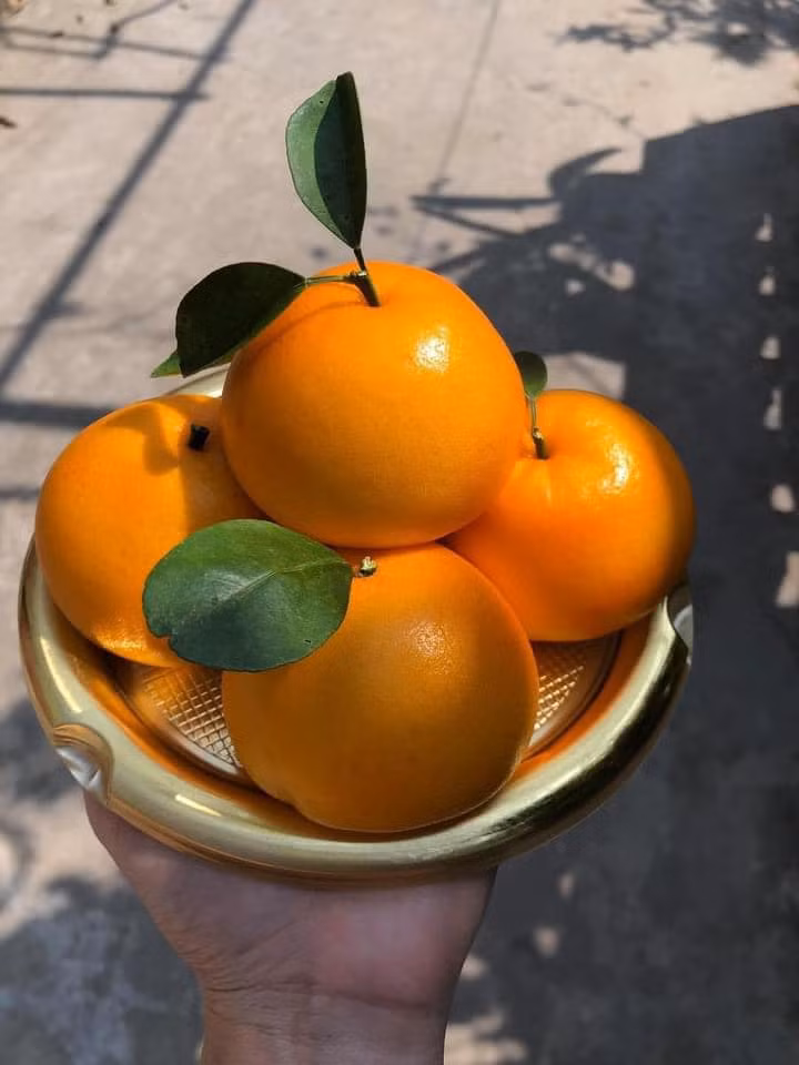 Chị Bình (một người bán hàng online ở Hà Nội) cho biết, bánh bao hình quả quýt đang là mặt hàng hút khách trước Rằm Tháng Giêng.