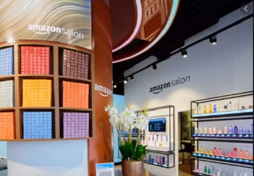  Tiệm cắt tóc của Amazon cao 2 tầng, rộng 139,3m2, nằm trên Phố Brushfield ở Spitalfields của London. Ảnh: BI.