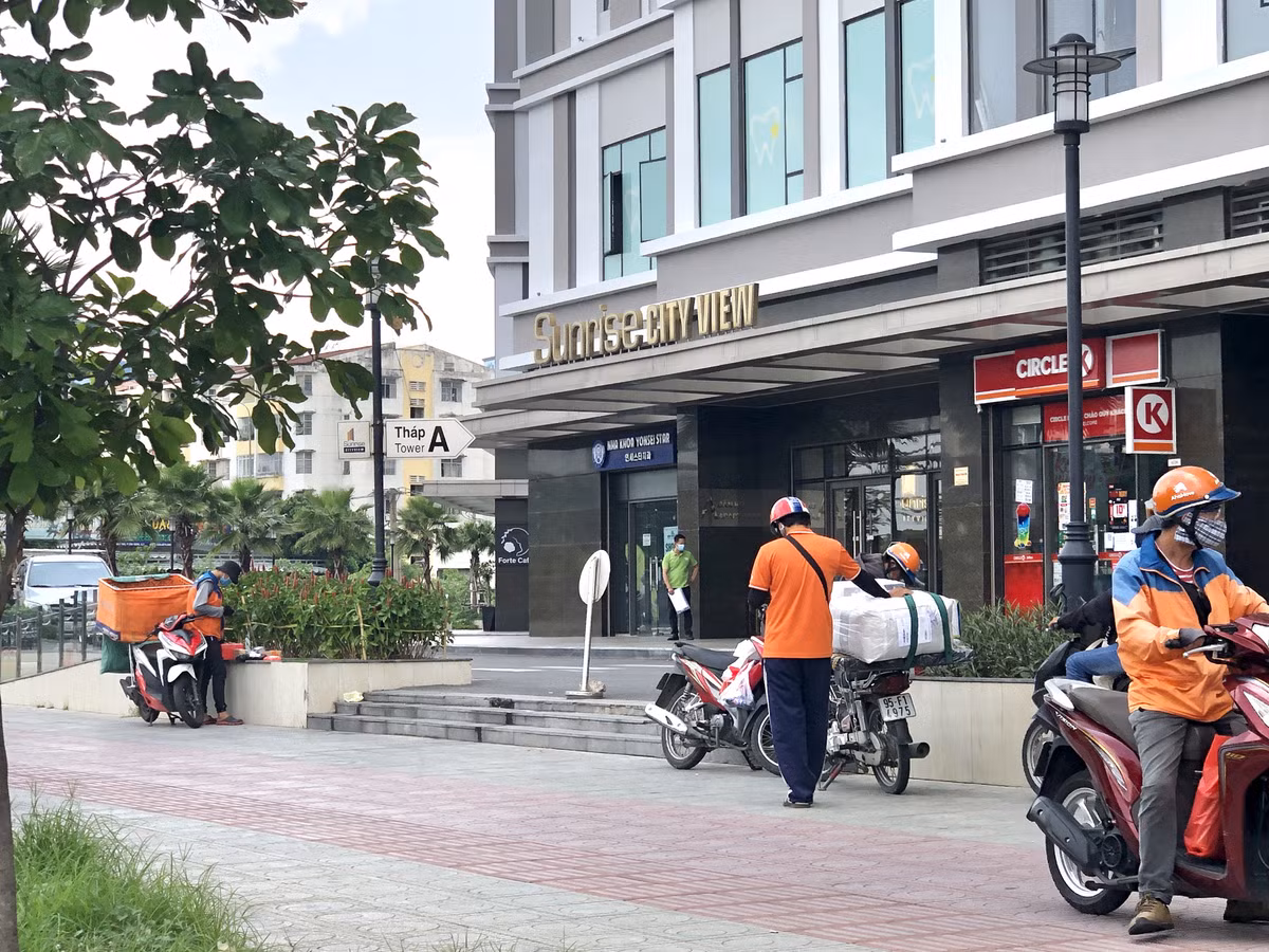 Ưu điểm của công việc này là giờ giấc linh hoạt đăng ký dễ dàng, ít bị giới hạn độ tuổi. Ảnh: Người lao động