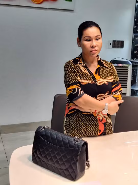 Bên trong 2 căn biệt thự tiền tỷ của diễn viên Kinh Quốc Ben trong 2 can biet thu tien ty cua dien vien Kinh Quoc