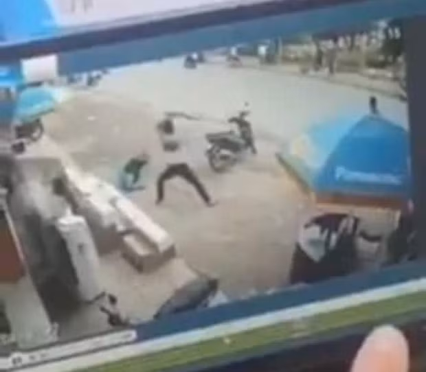 Bang hoang giay phut bao ve Dien may Xanh bi chem toi tap
