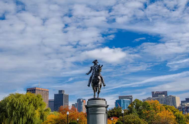 George Washington qua đời năm 1799 ở tuổi 69. Tên của ông được đặt cho thủ đô của nước Mỹ, gương mặt ông cũng được in trên tờ tiền Một đô la của nước này,...