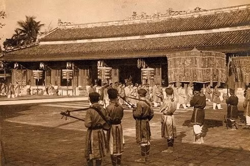 Lễ dựng cây nêu ngày Tết thời Nguyễn. Ảnh: Tư liệu/VOV