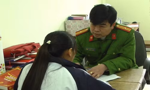 Cơ quan công an lấy lời khai của G.