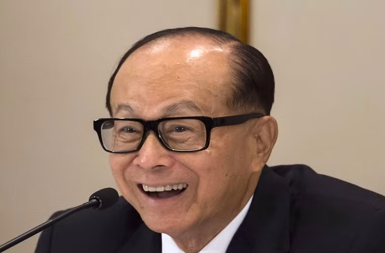 Ông Lý Gia Thành, người từng giữ vị trí giàu nhất Châu Á, bỏ học năm 15 tuổi. Ảnh: Business Insider.