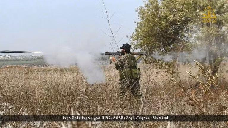 “Israel cũng giống như liên quân Mỹ, từng hỗ trợ (FSA) trong một cuộc tấn công tương tự vào cuối năm 2017, đã rơi vào ‘bẫy’ của FSA”, các nhà hoạt động nhận định.