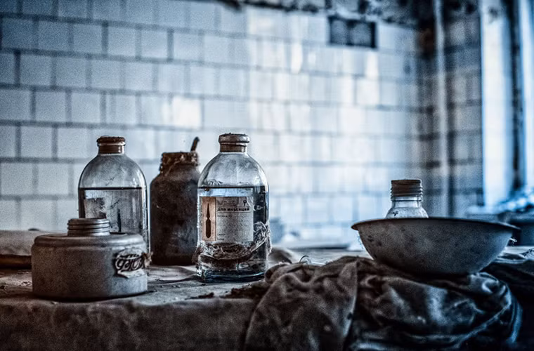 Bên trong một bệnh viện bỏ hoang ở Pripyat.