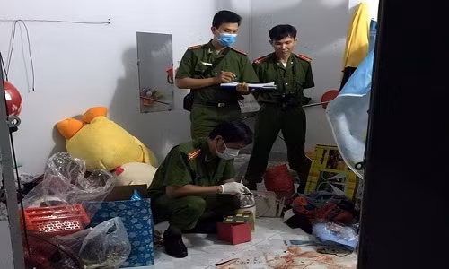 Công an khám nghiệm 1 vụ án mạng trước đó. Ảnh minh họa: C.T.