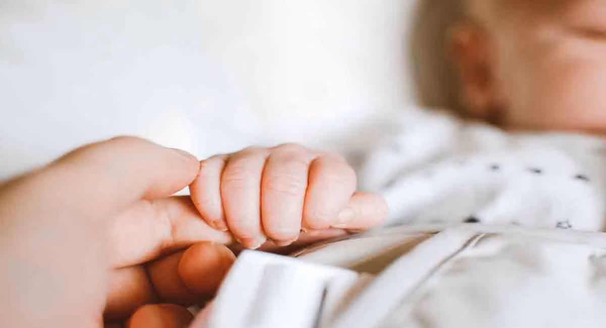 Tỉnh dậy sau sinh, vợ kiên quyết ly hôn vì điều này Tinh day sau sinh, vo kien quyet ly hon vi dieu nay