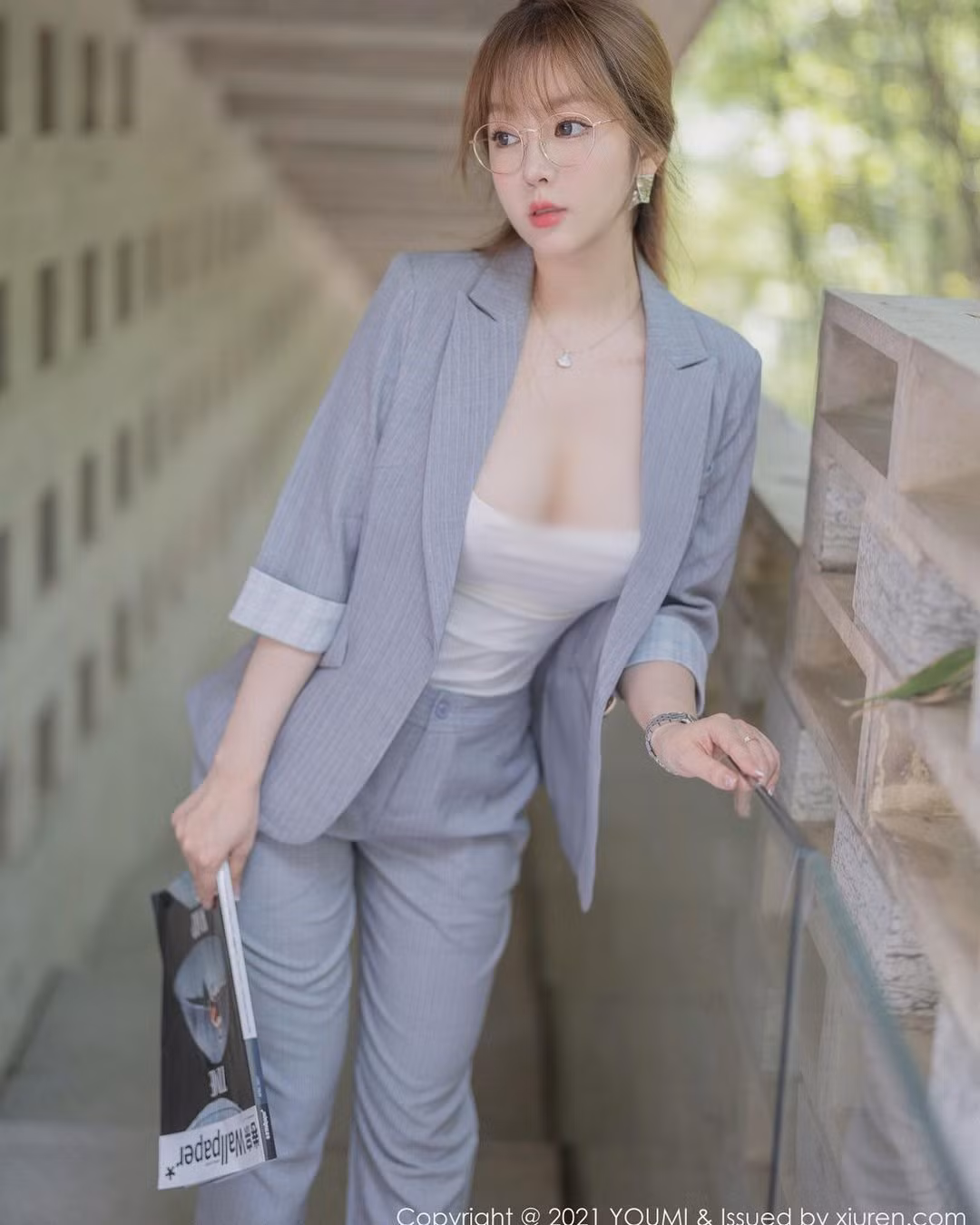 Theo tìm hiểu, Alice Vương cũng khá nổi trong làng mẫu. Nhờ lợi thế ngoại hình, dù diện bất cứ trang phục nào, cô nàng cũng vô cùng thu hút.