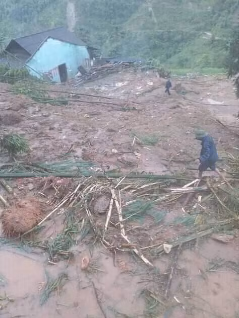 Ha Giang: Mua lon gay sat lo khien 1 nguoi chet va 3 nguoi bi thuong