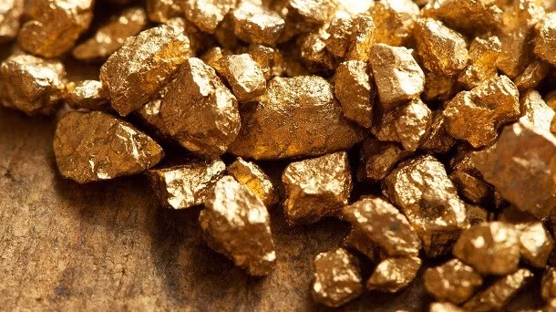 Mặc dù cyanua là một trong những hóa chất độc hại, có thể khiến con người mất mạng. Tuy nhiên, việc phát hiện ra hóa chất này có vai trò quan trọng. Nó được sử dụng trong ngành công nghiệp như sản xuất sắt, thép, thuốc trừ sâu, nhựa, mạ điện và khai thác mỏ. Đặc biệt, cyanua giữ vai trò quan trọng trong việc khai thác các mỏ vàng.