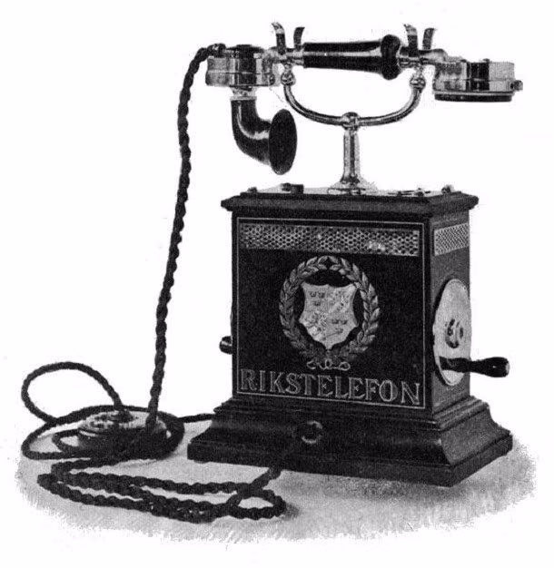 Điện thoại trở thành một phát minh quan trọng, không thể thiếu trong cuộc sống ngày nay. Alexander Graham Bell chính là người đã phát minh ra điện thoại, khởi nguồn cho một cuộc cách mạng viễn thông thay đổi thế giới.
