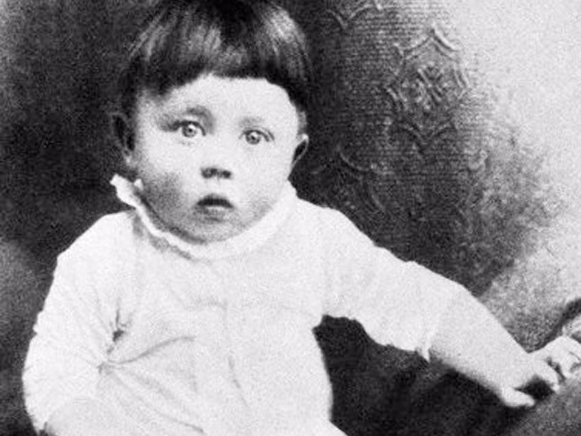 Trùm phát xít Đức Adolf Hitler khi còn nhỏ.
