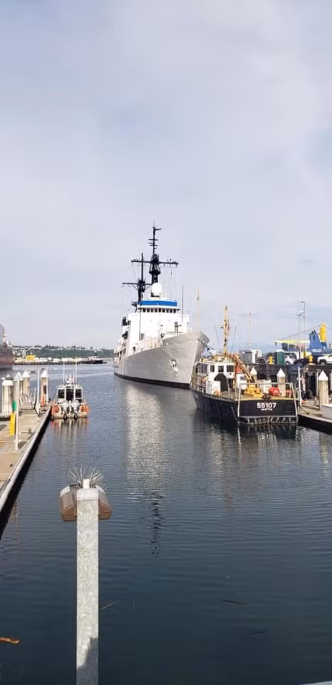 Được đặt lườn đóng mới từ năm 1971, tới cuối năm 1971 tàu tuần duyên USCGC John Midgett được hạ thuỷ và bắt đầu được nhập biên chế từ năm 1972. Nguồn ảnh: TL.