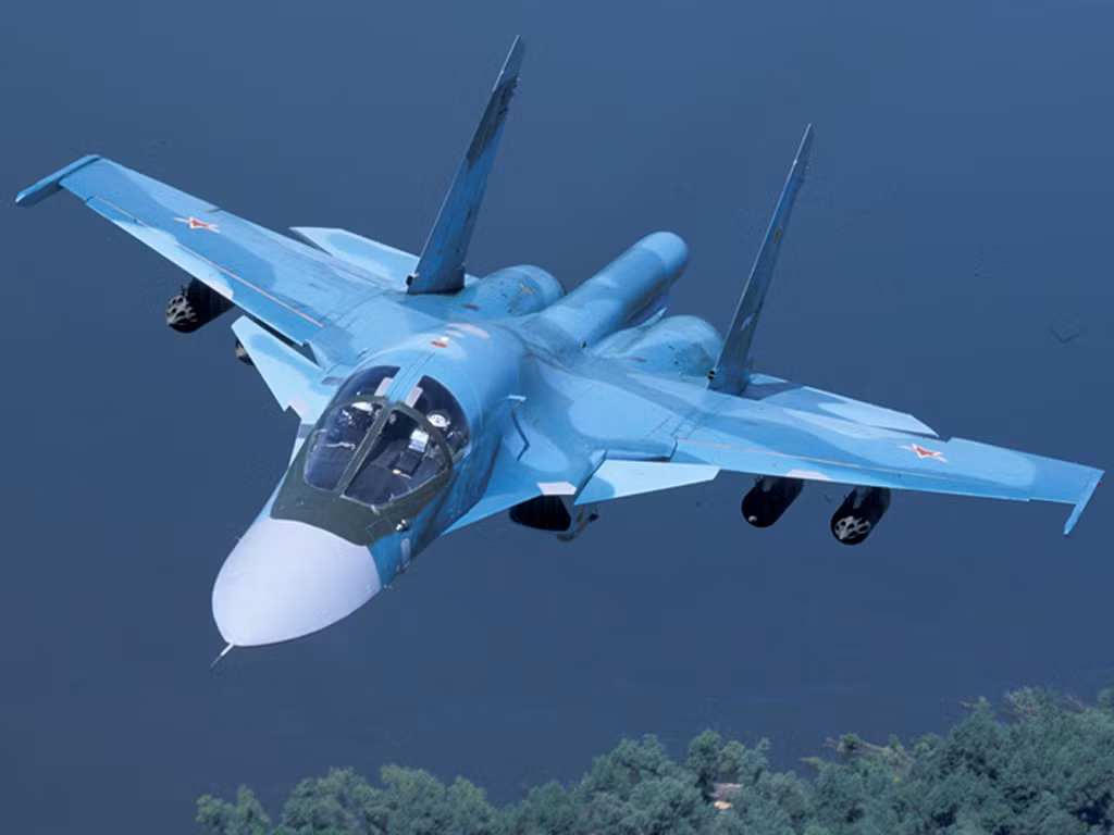 Su-34 là loại tiêm kích - bom hai chỗ ngồi cực kỳ độc đáo của Nga. Loại máy bay này có sải cánh rộng tới 14 mét, dài 23 mét và có khả năng cất cánh với trọng lượng tối đa lên tới 45 tấn. Nguồn ảnh: Pinterest.