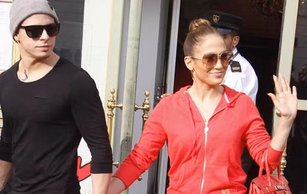 Tinh cu cua Taylor Swift bi don hen ho voi Jennifer Lopez-Hinh-2