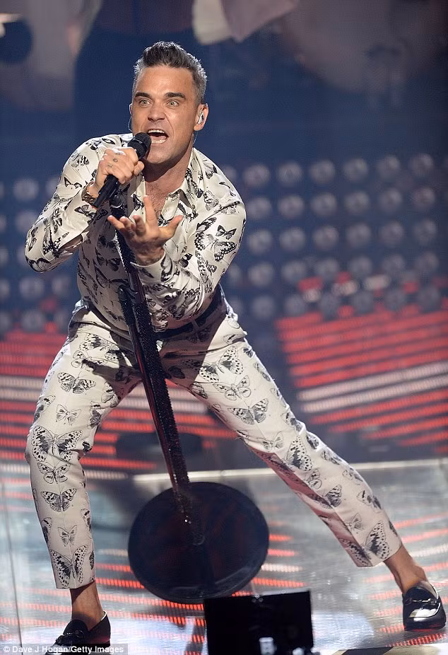 Trước đó Robbie tiết lộ anh chuẩn bị ra mắt album thứ 11 vào tháng 11 tới.