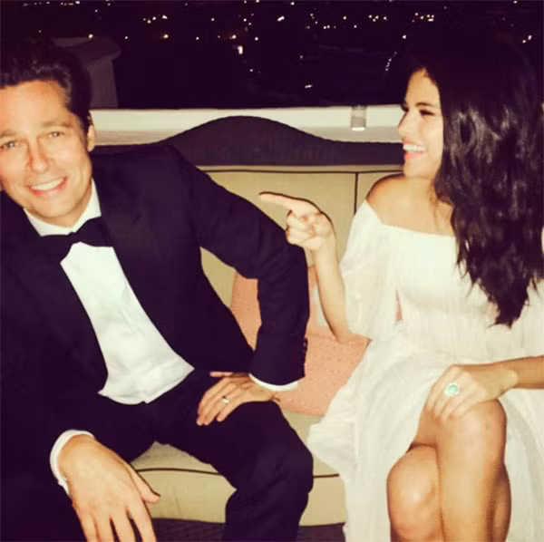 Brad Pitt bi phat hien luu anh Selena Gomez trong dien thoai