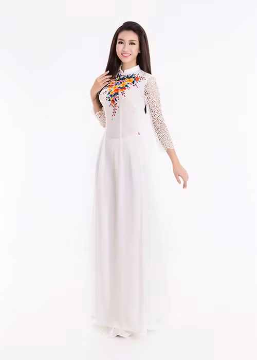 Không như các năm trước, sau khi đăng quang, ban tổ chức cuộc thi Hoa hậu Việt Nam 2016 sẽ hỗ trợ các người đẹp trong việc định hướng hình ảnh. 